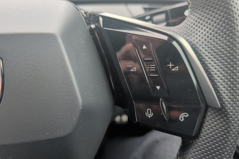 Used Peugeot E-3008 NV24VOB 32