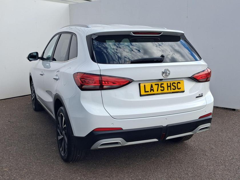 MG MG ZS Photo at-55b0bf395dd34527a70e79c4be4c14d6.jpg