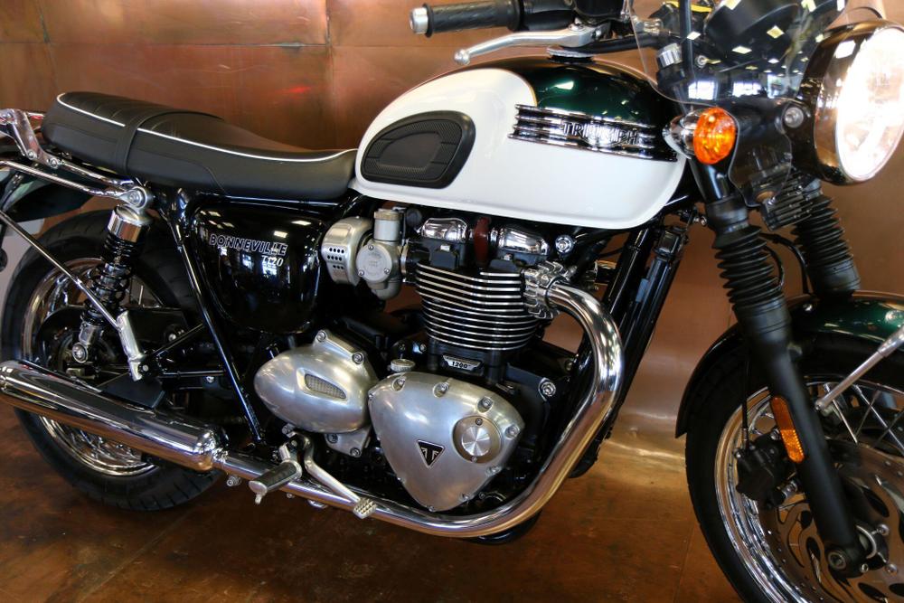 TRIUMPH Bonneville T120 Photo at-55dd3e69dace4427a8b91bd089c49a97.jpg