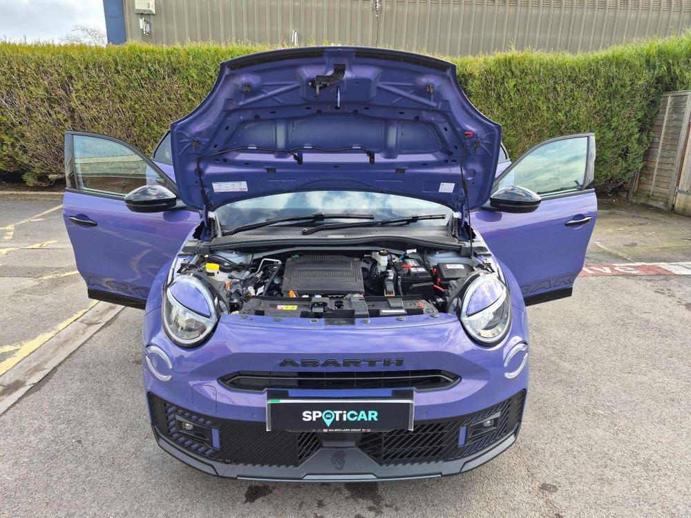 Abarth 600e Photo at-55f2bd71a2ec414692926b250a63cae5.jpg