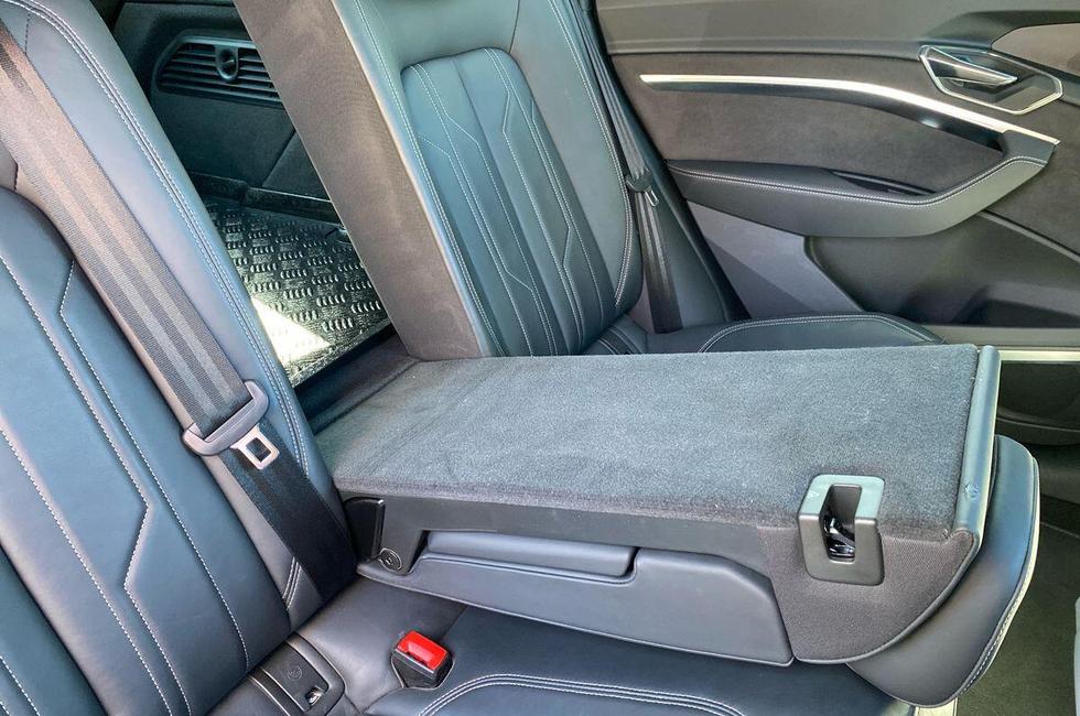Audi Q8 Photo at-56695401d5634b519fa2d930143f9335.jpg