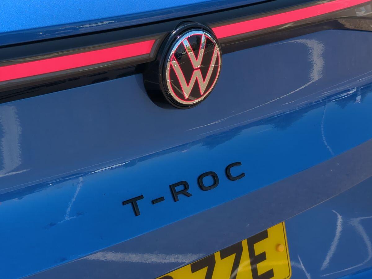Volkswagen T-Roc Photo at-5670d4dc63d34566b752663b5b4058d1.jpg