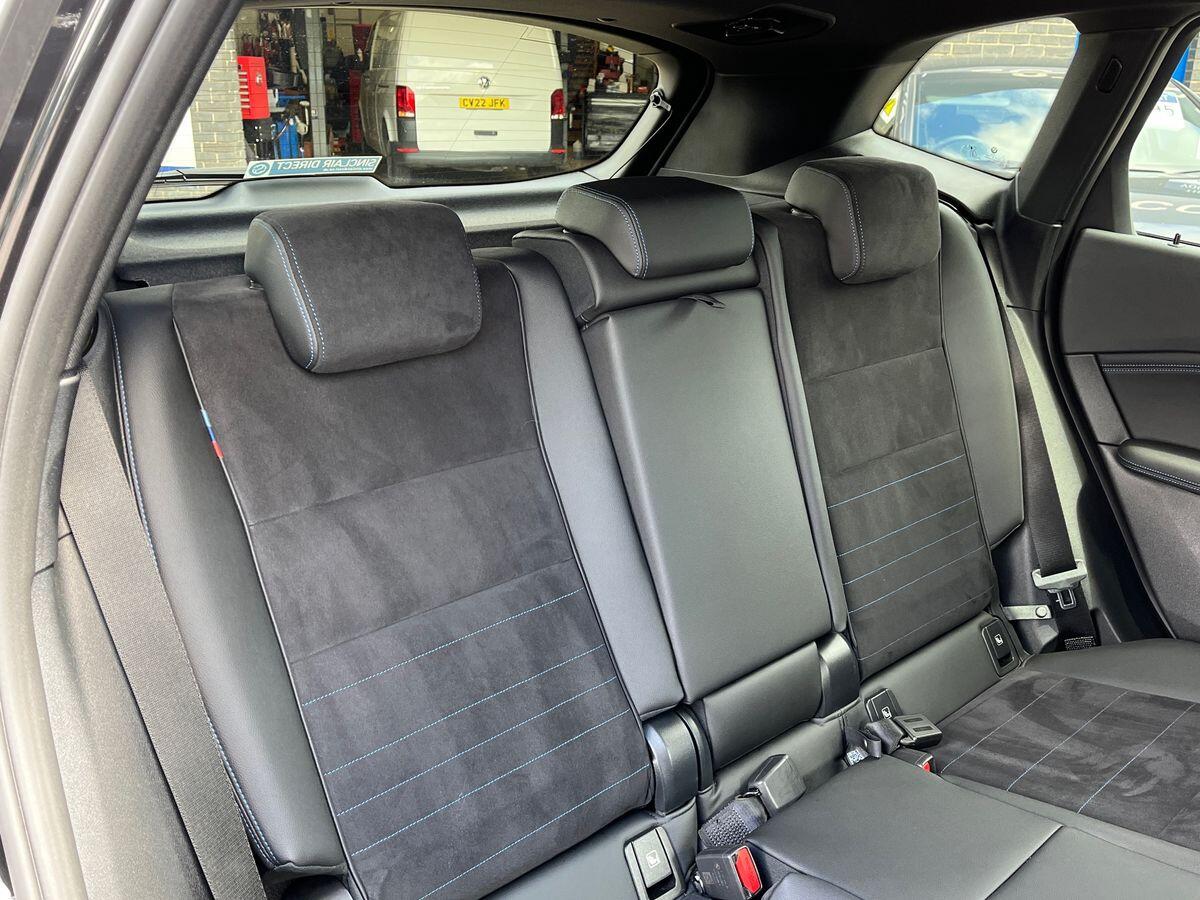 BMW 2 Series Active Tourer Photo 35