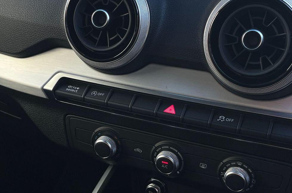 Audi Q2 Photo at-56bee20d896f4f328dec681a989bed54.jpg