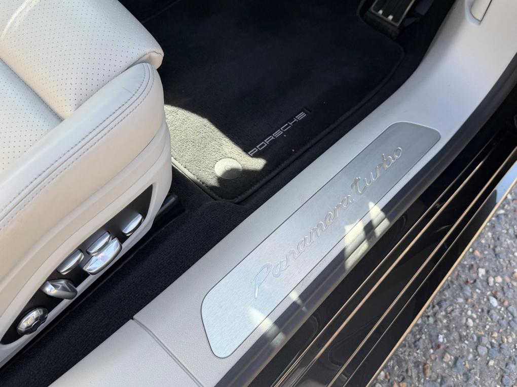 Used Porsche Panamera WV67UNP 10