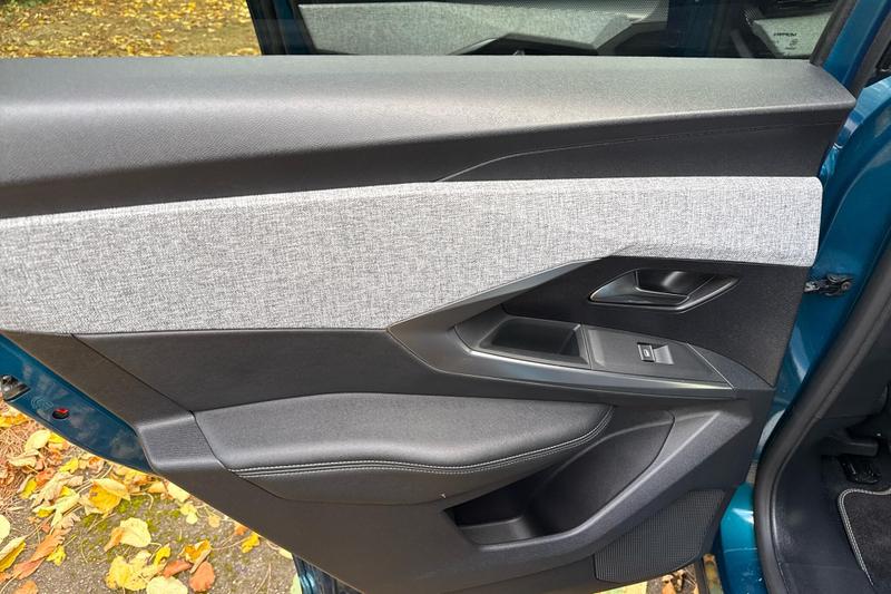 Used Peugeot E-3008 NV24RXT 24