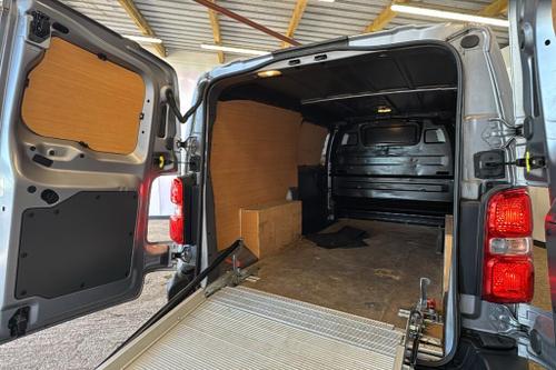 Vauxhall VIVARO Photo at-573bd18c68df470c988896c31d8d8c8b.jpg
