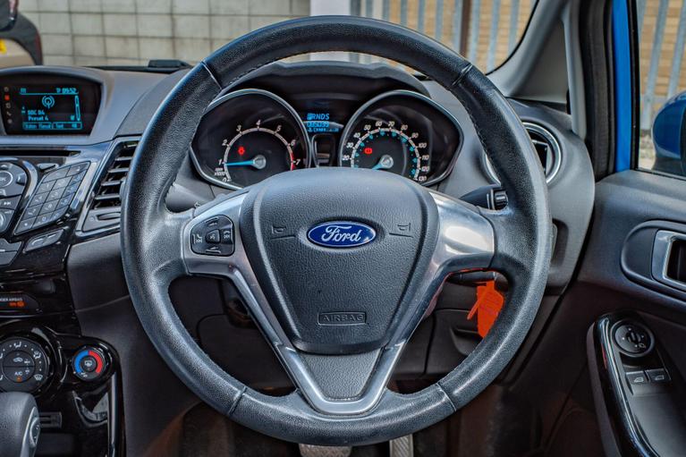 Used Ford Fiesta YH15UEJ 23