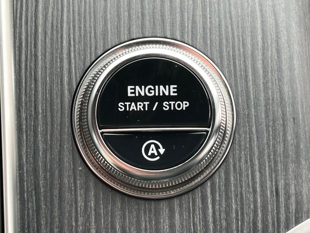 Mercedes-Benz GLC Photo at-5765f8d5343b4b61946ad610d2bab5e4.jpg