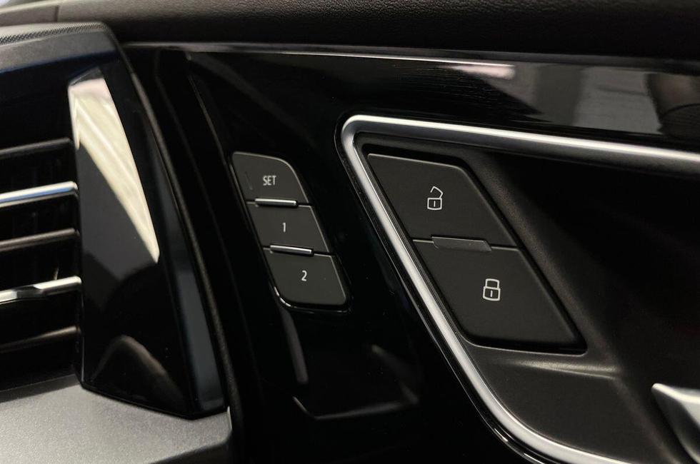 Audi Q4 Photo at-576b45490e474153a57e65a238531802.jpg