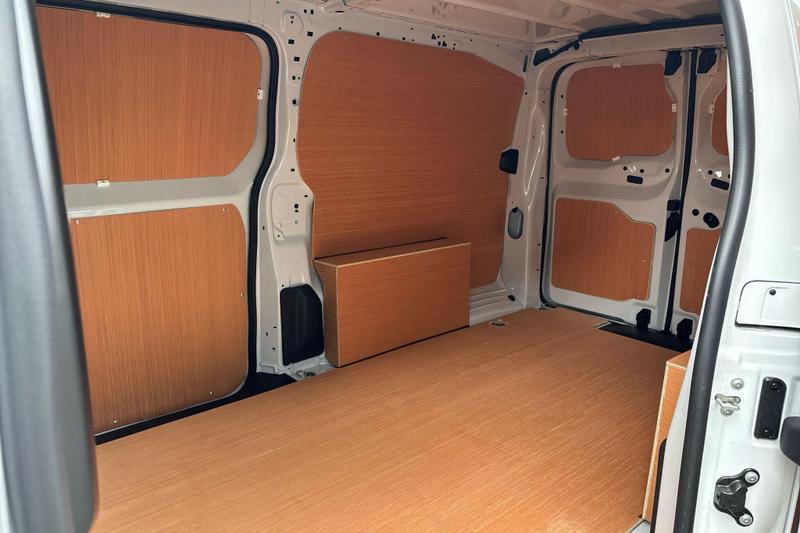 Used Peugeot Expert 202601169196842 19