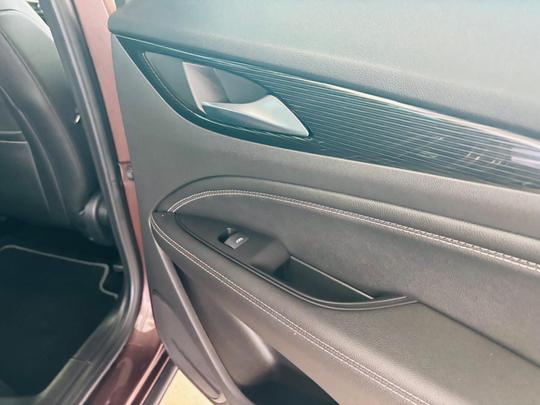 Vauxhall Insignia Photo at-57bba95f308f487cb98281bb1ee8497f.jpg