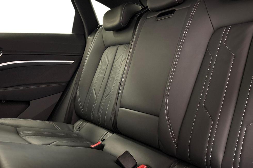 Audi e-tron Photo at-57cd8883bfd24d4e9ca5b53c4c1c9b00.jpg