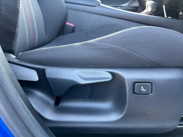Toyota C-HR Photo at-57eab1b4443f4d4b91a804960052d6a2.jpg