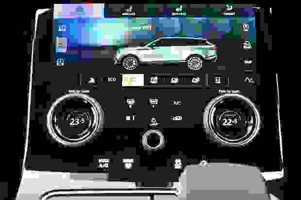 Land Rover RANGE ROVER VELAR Photo at-57fd7fcbc73448a39f5e026c628b1522.jpg