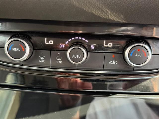 Used Vauxhall Grandland X YN21BTW 21