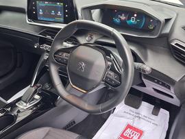 Peugeot E-208 Photo 19