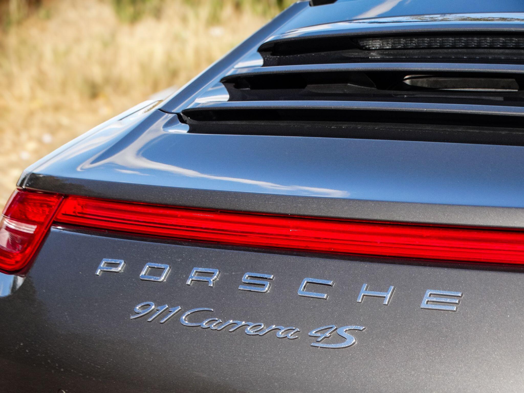 Porsche 911 3.8 991 Carrera 4S PDK 4WD Euro 5 (s/s) 2dr — photo 9