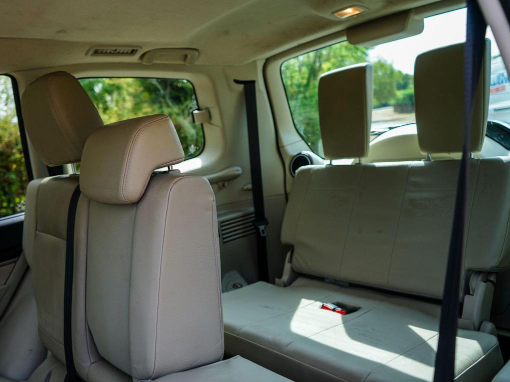 Used Mitsubishi Shogun WJ65YCS 14