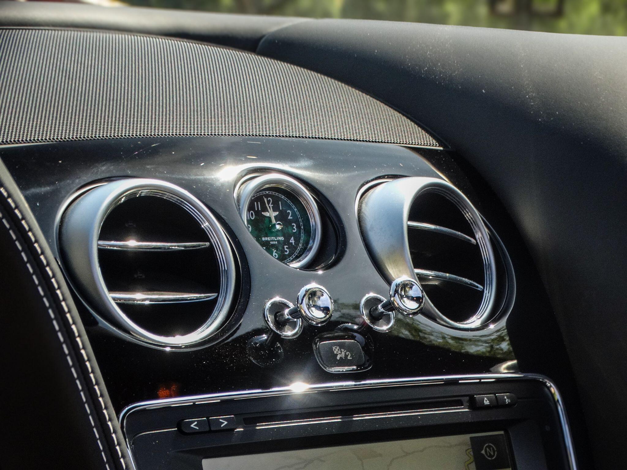 Bentley Continental 4.0 V8 GTC Convertible 2dr Petrol Auto 4WD Euro 5 (507 ps) — photo 16