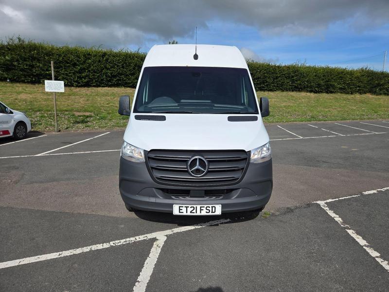 Mercedes-Benz Sprinter Photo at-586a10070d6144f88cdd939c022e6f80.jpg