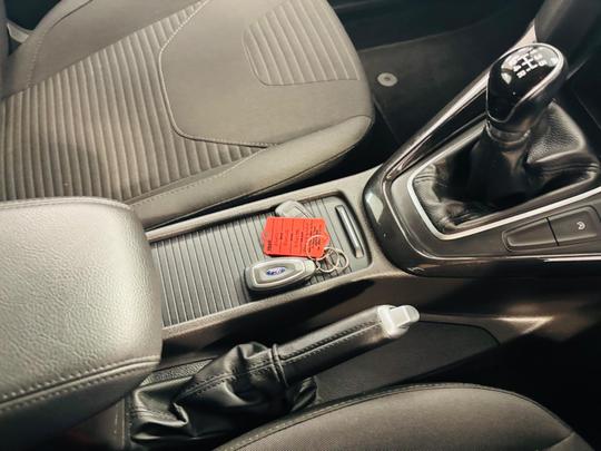 Ford Focus Photo at-5872bae75ce84ca082174e1e4248069c.jpg