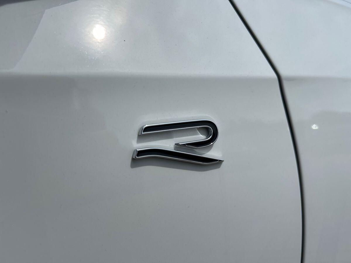 Volkswagen Golf Photo at-58a695e61e524a129f7601b6c983777e.jpg