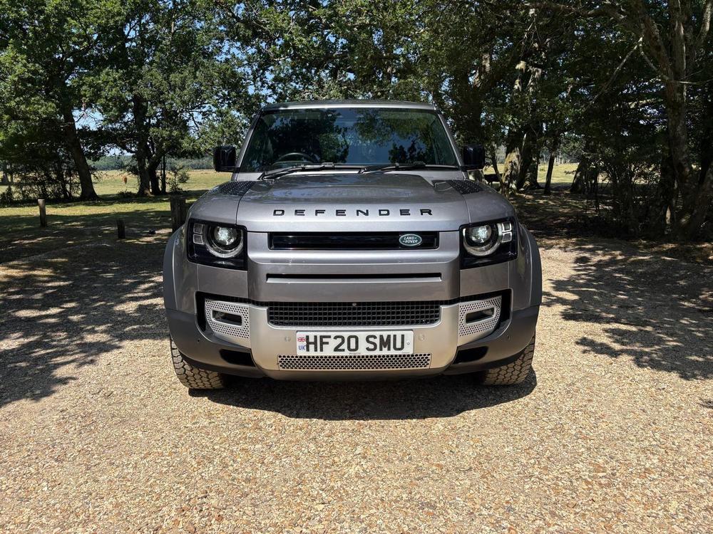 Land Rover Defender 110 Photo at-58c3a2562f0c401f940db542a2ed442f.jpg