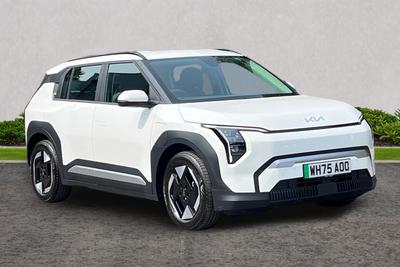 Used 2026 Kia EV3 58.3 kWh AIR White Pearl at Kia Motors UK