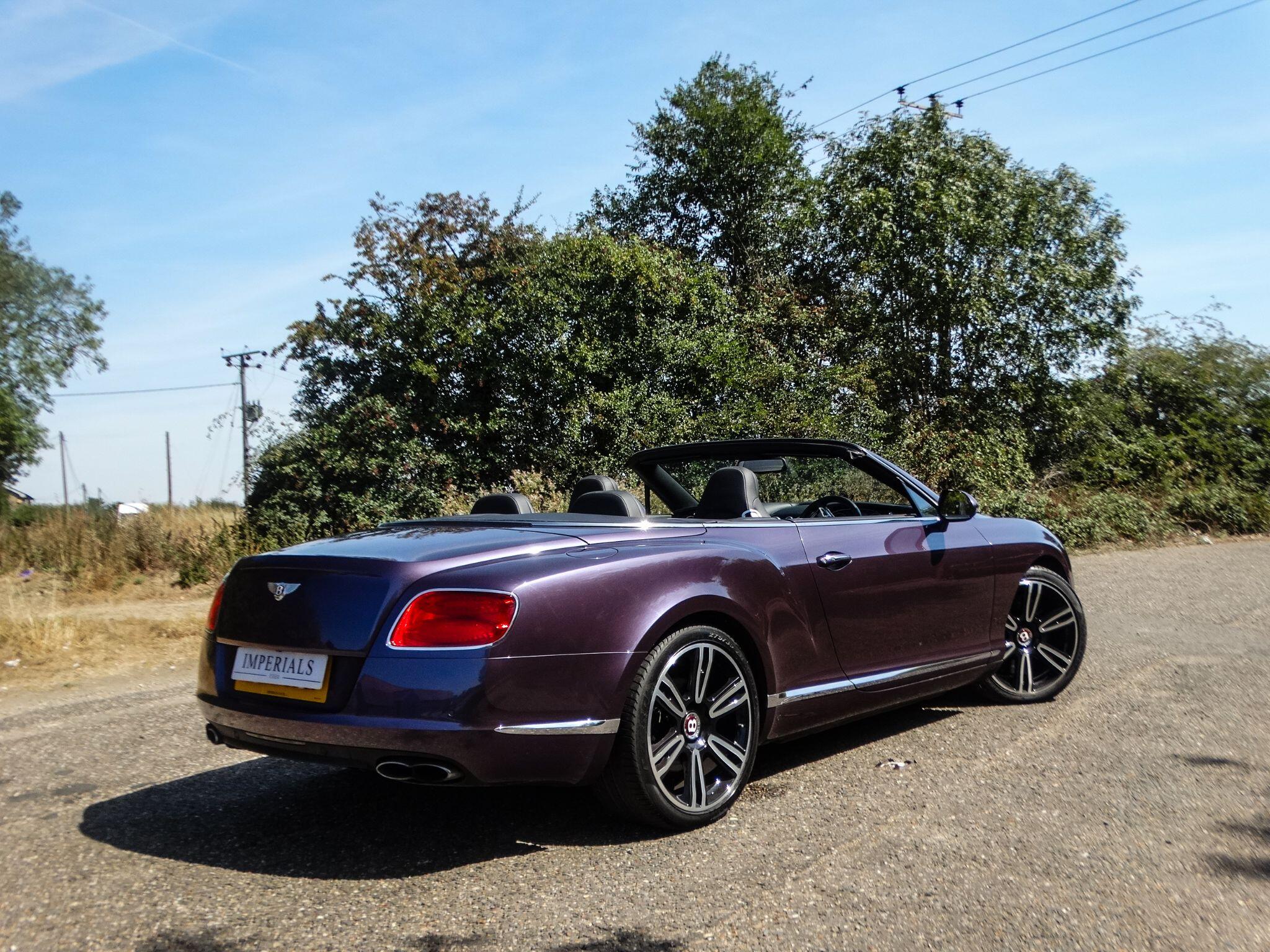 Bentley Continental 4.0 V8 GTC Convertible 2dr Petrol Auto 4WD Euro 5 (507 ps) — photo 4