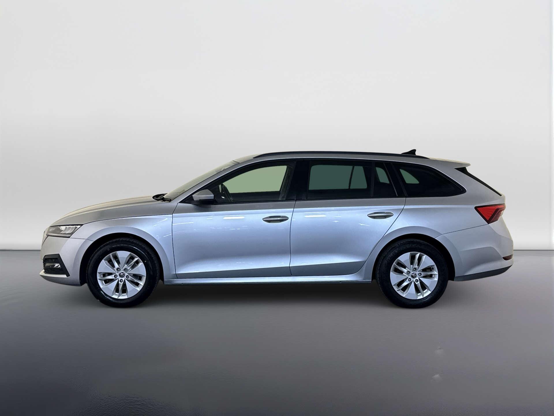 2023 Skoda Octavia thumbnail 8