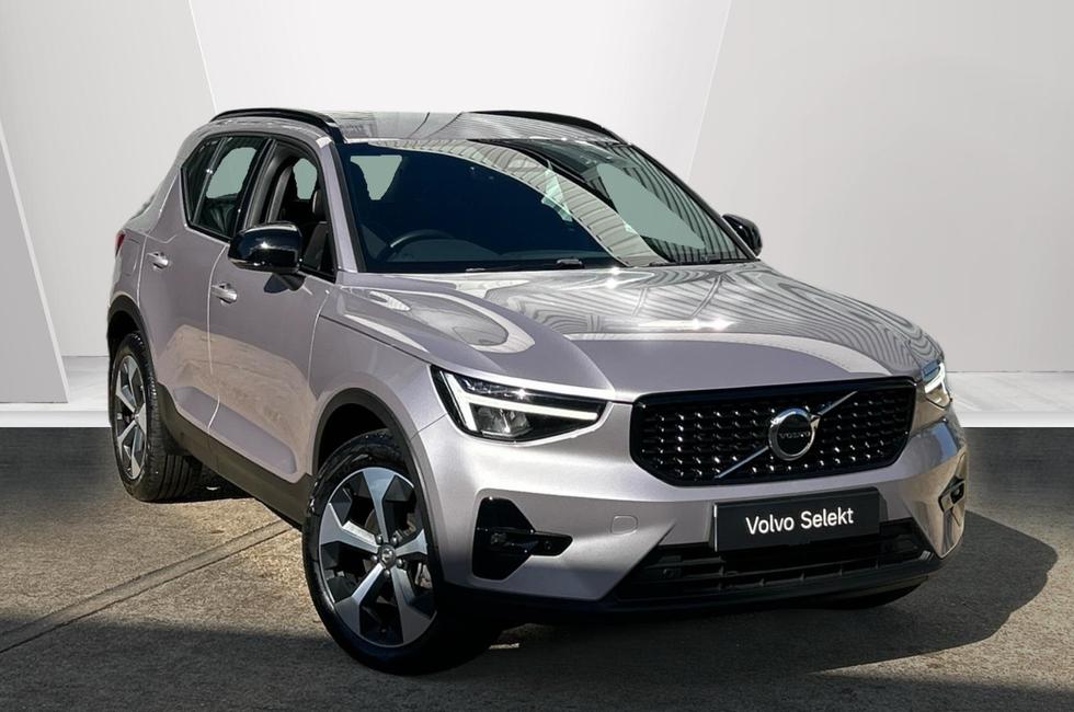 2025 Volvo XC40