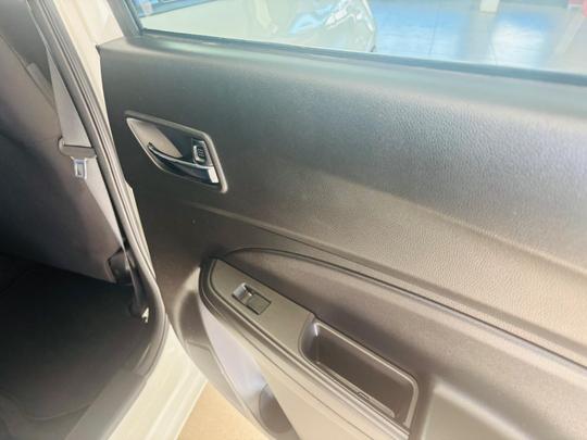 Suzuki Swift Photo at-593ffe4b66b549579c7f3fb706dab49e.jpg