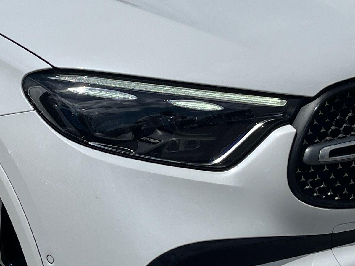 Mercedes-Benz GLC Photo at-5947200f989648e1a4f43373e73da26c.jpg
