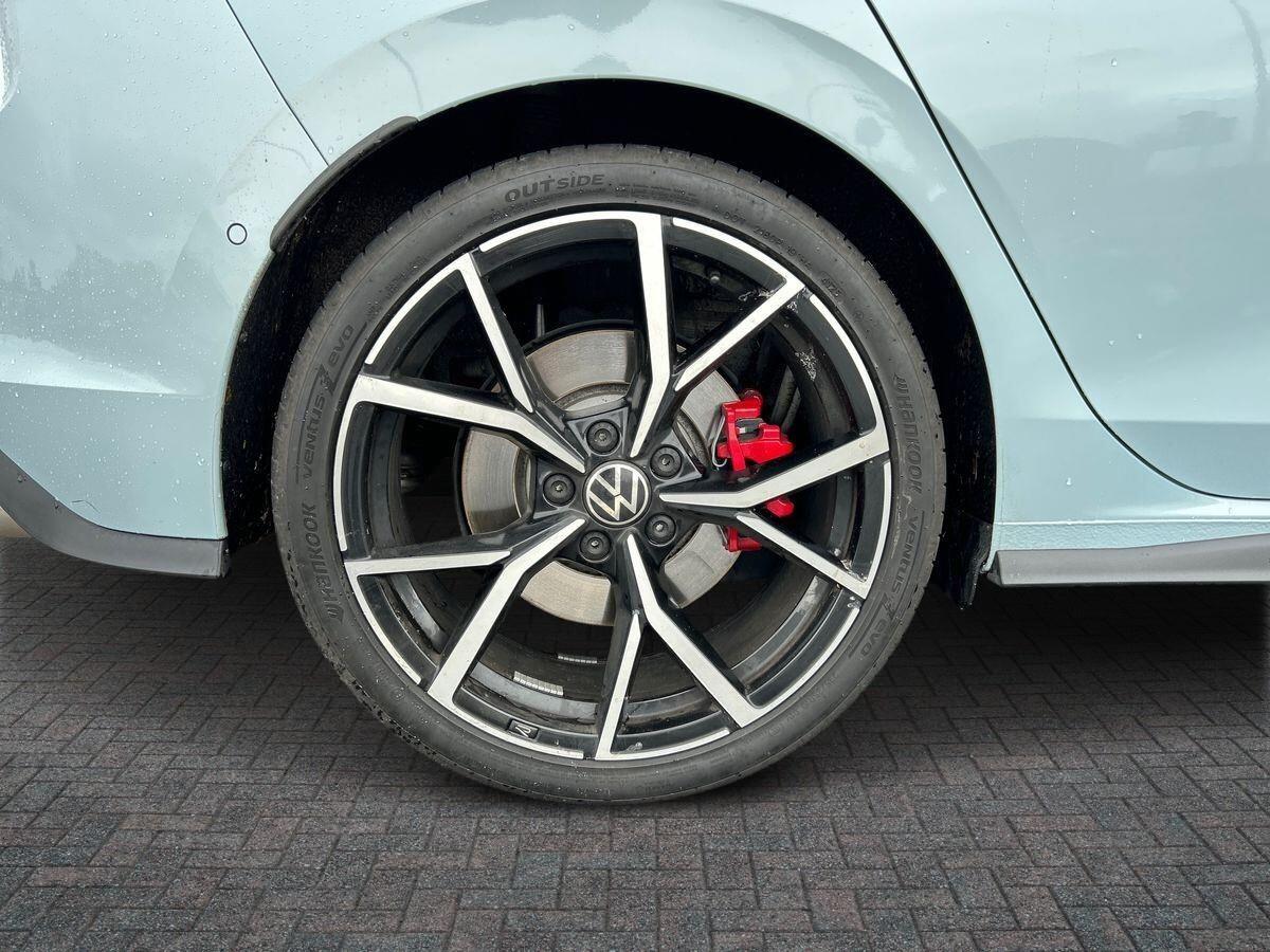 Volkswagen Golf Photo at-5948262567114e26915fc1f66cc249bd.jpg