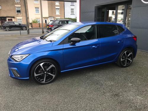 SEAT Ibiza Photo at-59948d0f60f948eb9d7f7aac3ca448f3.jpg