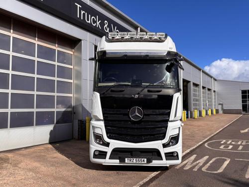 Mercedes-Benz Actros L Photo at-59c7a1404610452b9c2d5e6a88974850.jpg