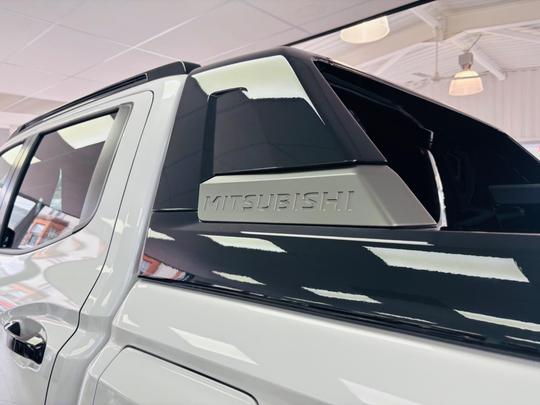 Mitsubishi L200 Photo at-59cd044555164f188972743795b1b629.jpg