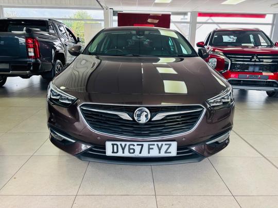 Vauxhall Insignia Photo at-59d5c69384ed46849153fd11649f58bb.jpg
