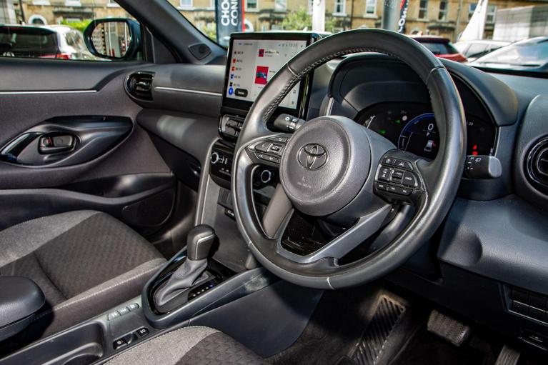 Used Toyota Yaris Cross RO74OJD 13