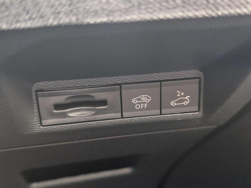 Used Peugeot E-3008 202509256632675 23