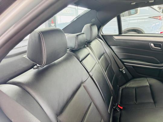 Mercedes-Benz E Class Photo at-59f33abb4c0840ca908860f8bae4ce20.jpg