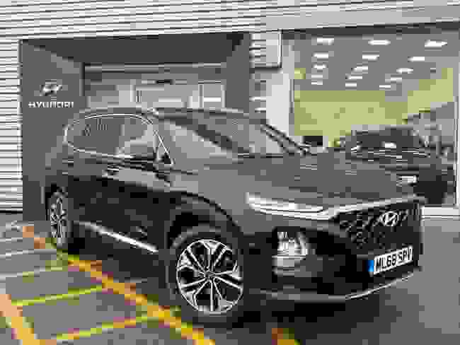 Used 2018 Hyundai Santa Fe 2.2 CRDi Premium SE Auto 4WD Euro 6 (s/s) 5dr 7 Seat Black at West Riding