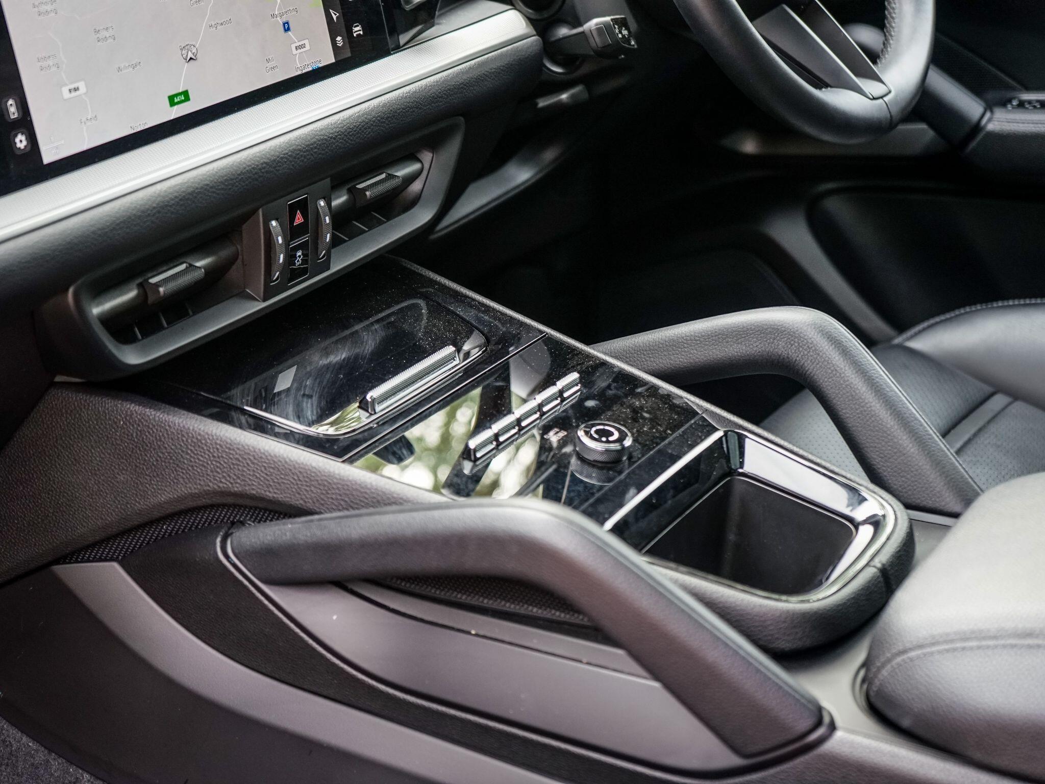 Porsche Cayenne 3.0 V6 E-Hybrid 25.9kWh TiptronicS 4WD Euro 6 (s/s) 5dr — photo 17