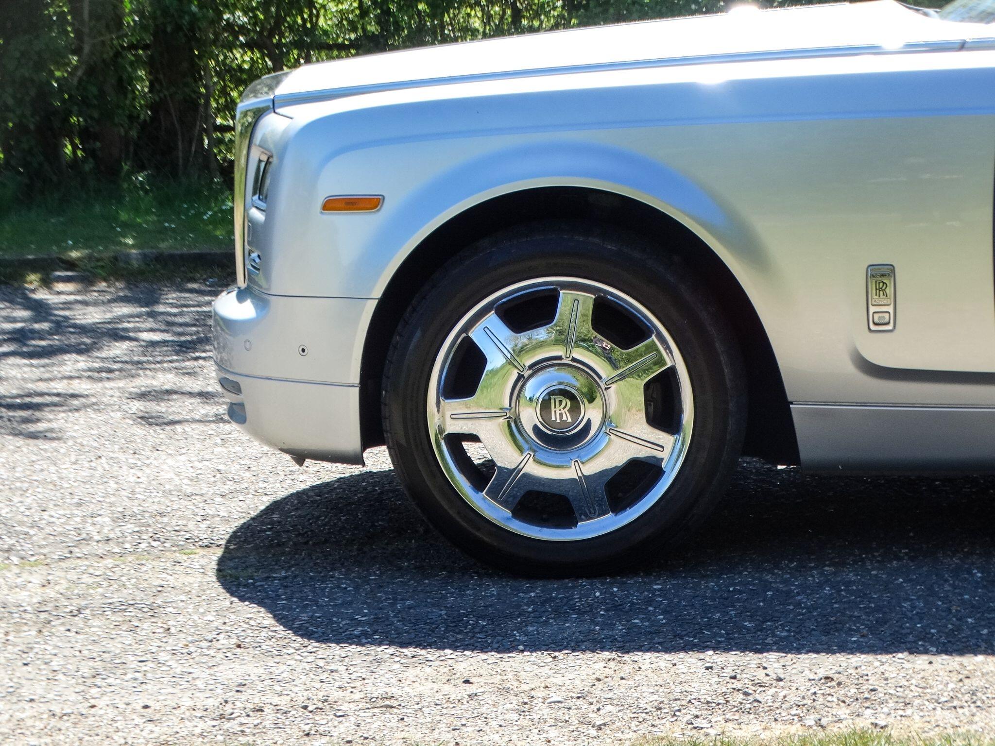 Rolls-Royce Phantom 6.7 V12 Saloon 4dr Petrol Auto Euro 5 (453 bhp) — photo 5