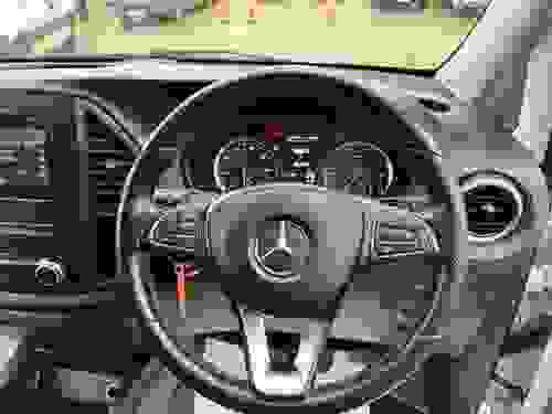 Mercedes-Benz Vito Photo at-5a60a9a75900401581ed920e851aa4bb.jpg