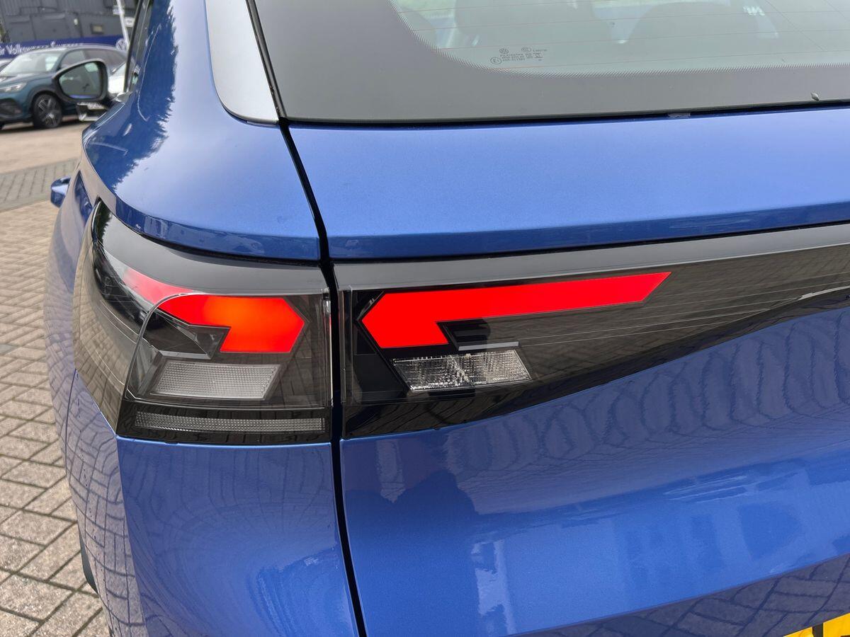 Volkswagen T-Roc Photo at-5a7350e1ab33474ba0add840559ac038.jpg