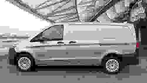 Mercedes-Benz Vito Photo at-5a81b6d5ed0045f799aabc32c2ddb3f5.jpg