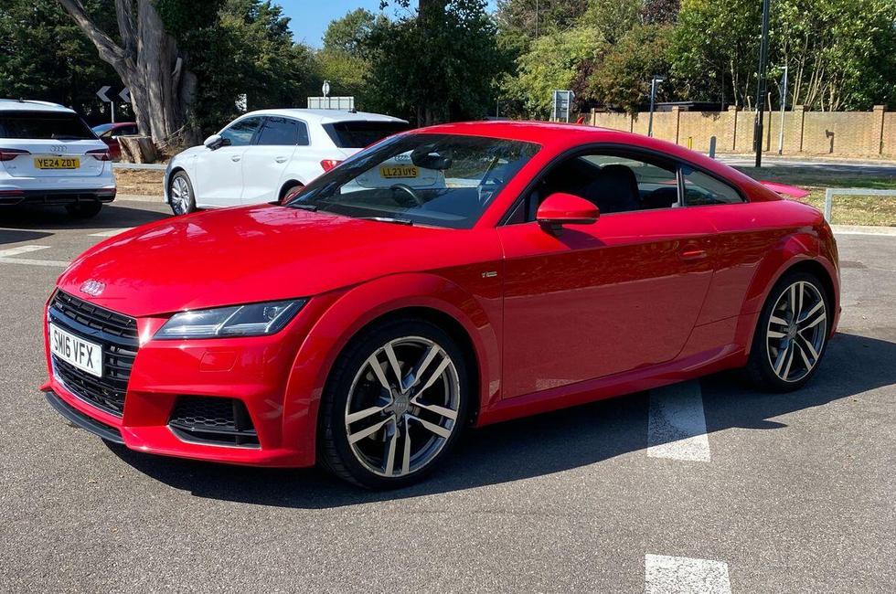 Audi TT Photo at-5a91328a5dd047e4b83c1eb82e879535.jpg