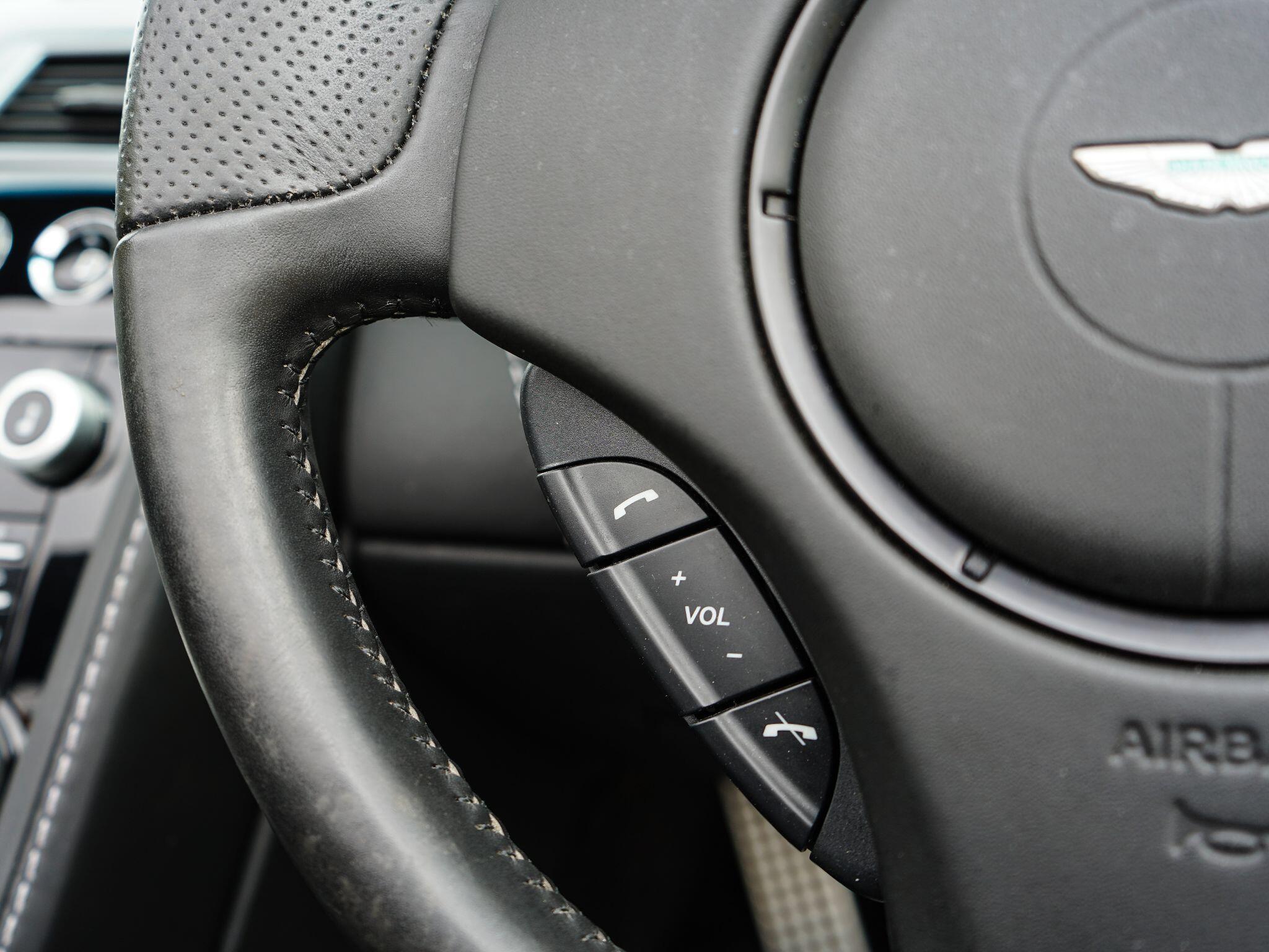 Aston Martin DB9 6.0 V12 Volante 2dr Petrol T-TronicII Euro 5 (470 bhp) — photo 27